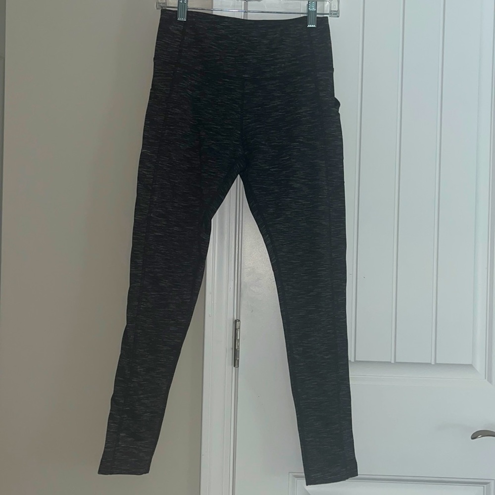 High waisted cropped leggings with pockets